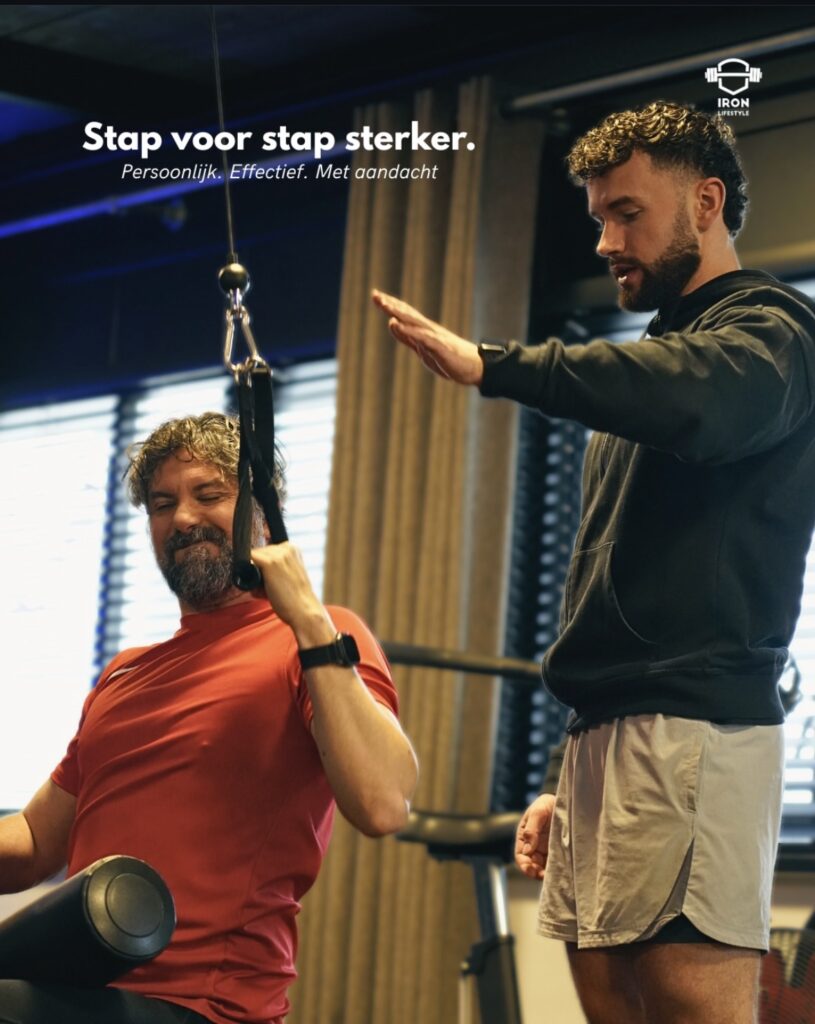 Personal Training bij Iron Lifestyle. Personal Trainer met een cliënt.